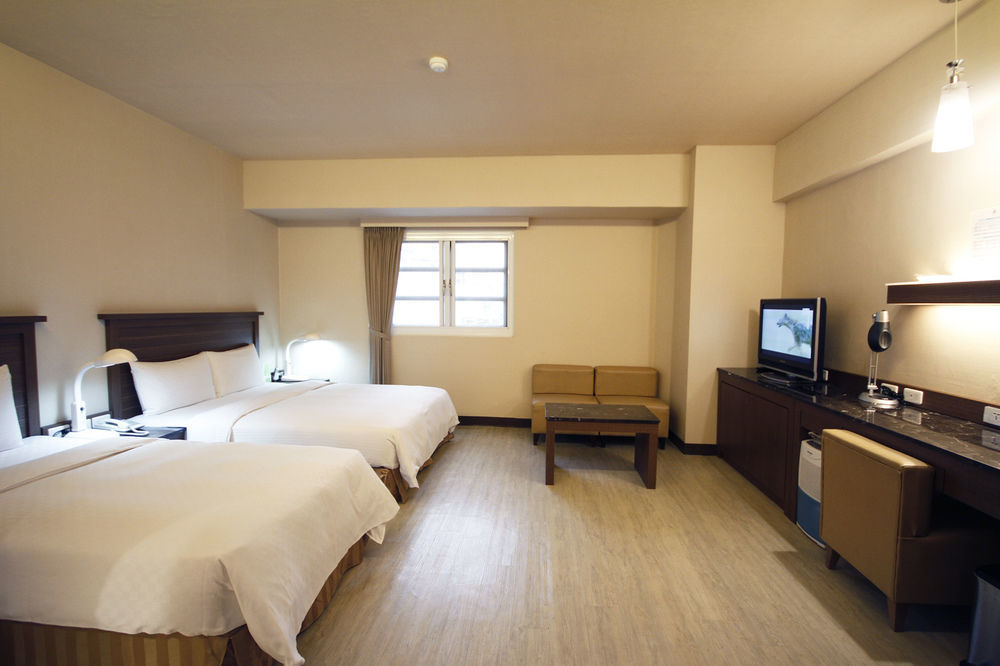 La Hotel Каосюн Екстериор снимка